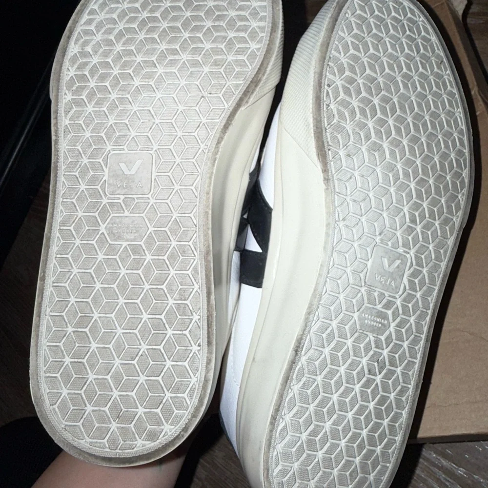 Veja Campo Leather Sneakers - Picture 14 of 16